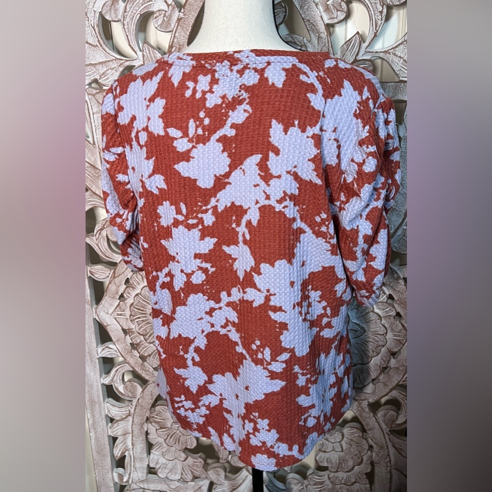 EUC Simply Vera Vera Wang Knit Floral Blouse Ruched Sleeves Sz L - Picture 6 of 6